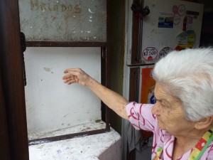 Ladrones intentaron saquear tienda de ancianita de Ibagué 3 Genoveva Uribe