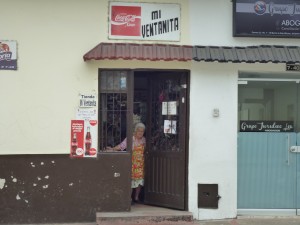 Ladrones intentaron saquear tienda de ancianita de Ibagué 4 P1020407