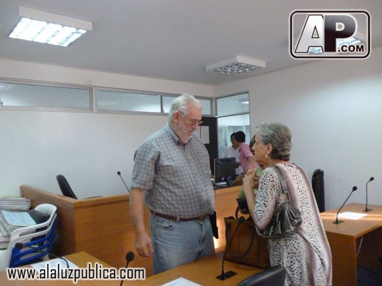 Pareja de gringos enfrenta demanda laboral en Ibagué 1 10259431_10152341295433909_1678725705_n