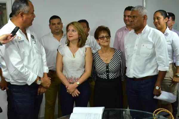 Beatriz Valencia. tomando posesión de su nuevo cargo en la Gobernación