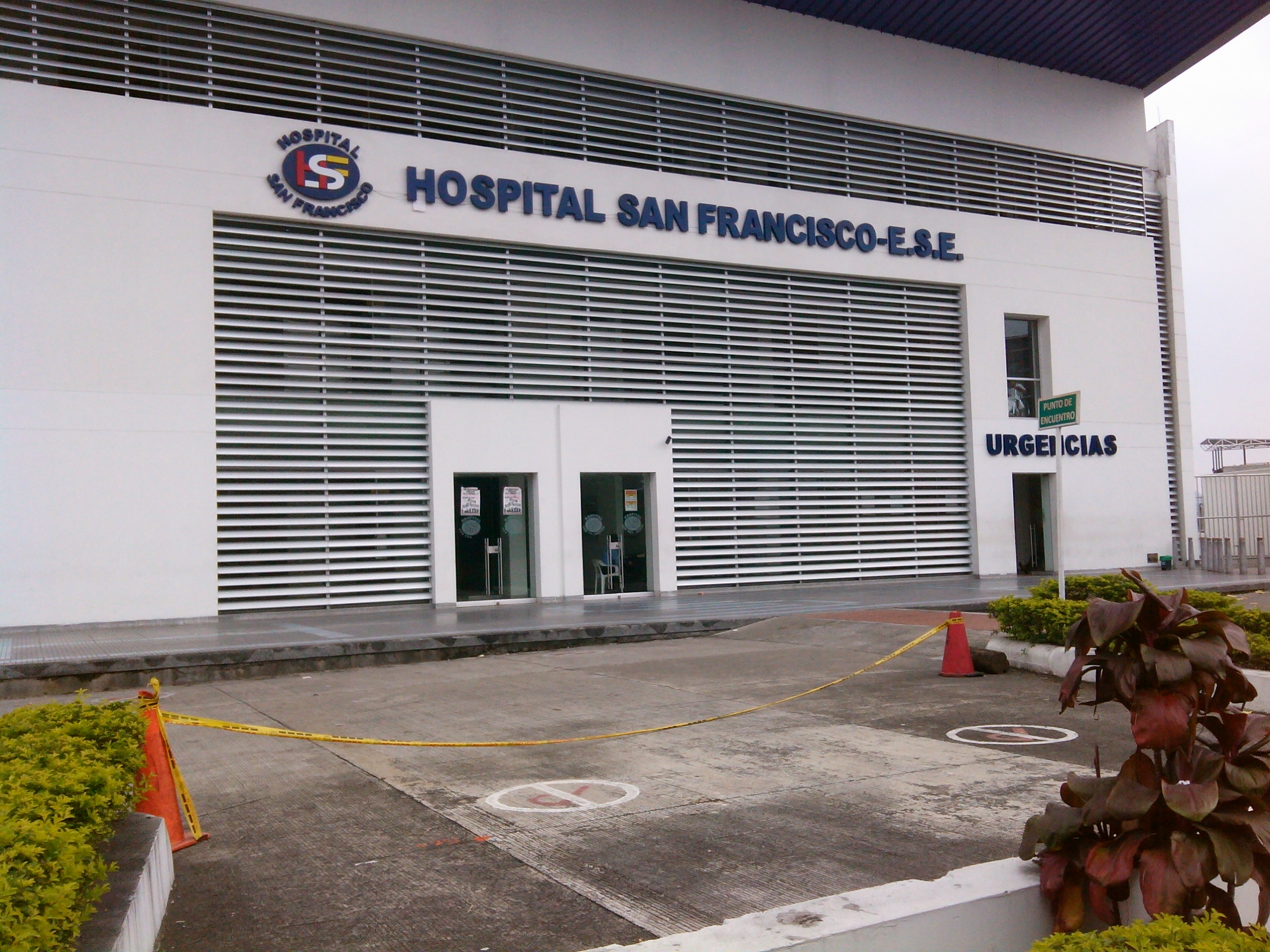 A la calle, 99 empleados del Hospital San Francisco 2 Hospital San Francisco